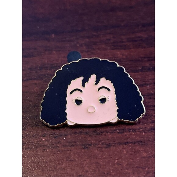 Disney Mother Gothel Tsum Tsum Trading Pin - Picture 1 of 4
